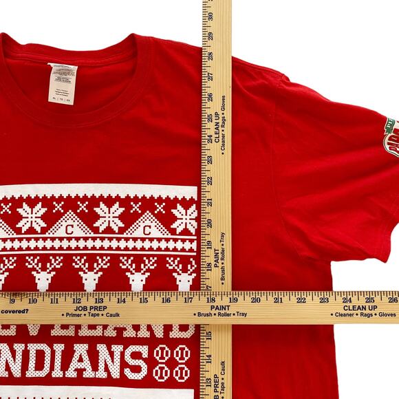 Cleveland Indians Shirt Unisex Size XL Nordic Print Christmas T-Shirt Red/White - Picture 7 of 7